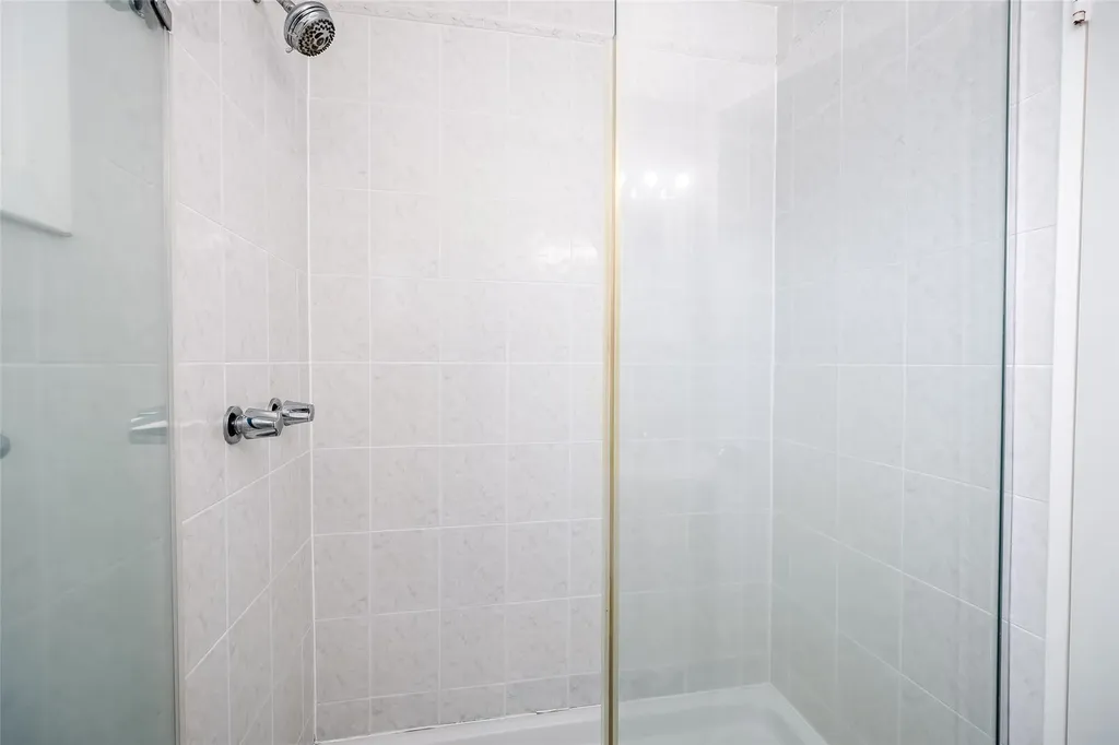 21 William Road Massapequa NY 11758