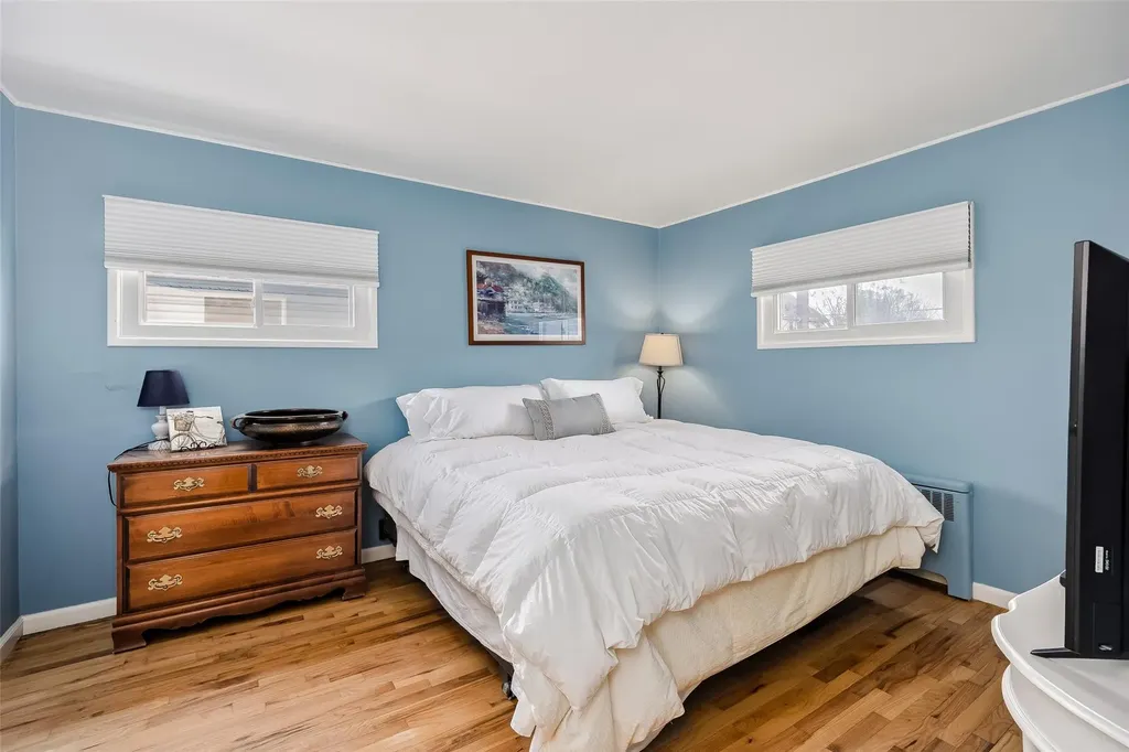 21 William Road Massapequa NY 11758