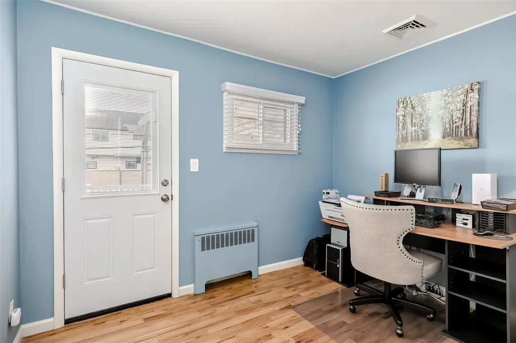 21 William Road Massapequa NY 11758