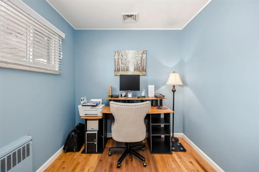 21 William Road Massapequa NY 11758