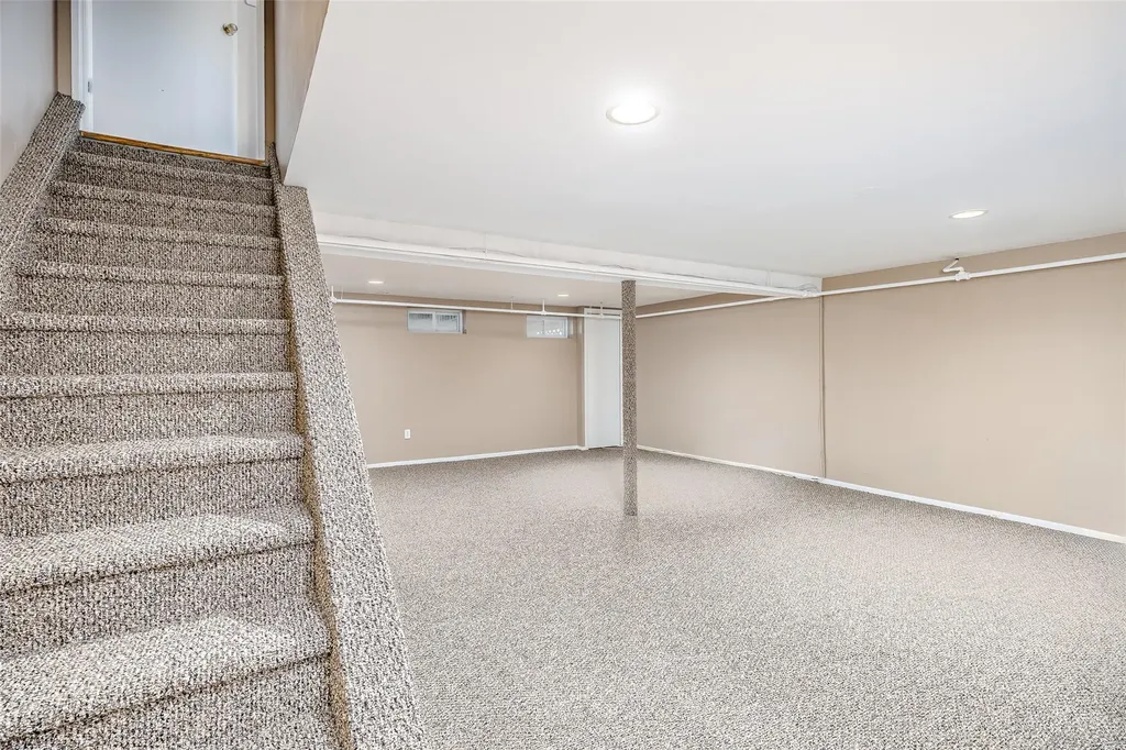 21 William Road Massapequa NY 11758