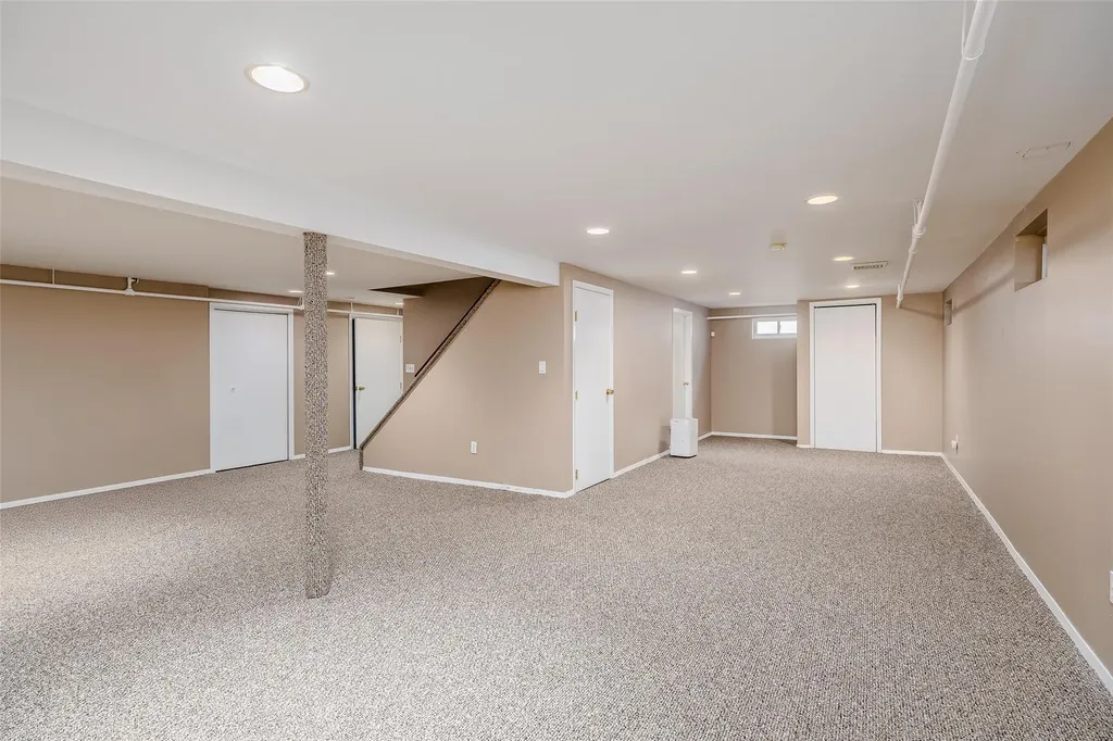 21 William Road Massapequa NY 11758
