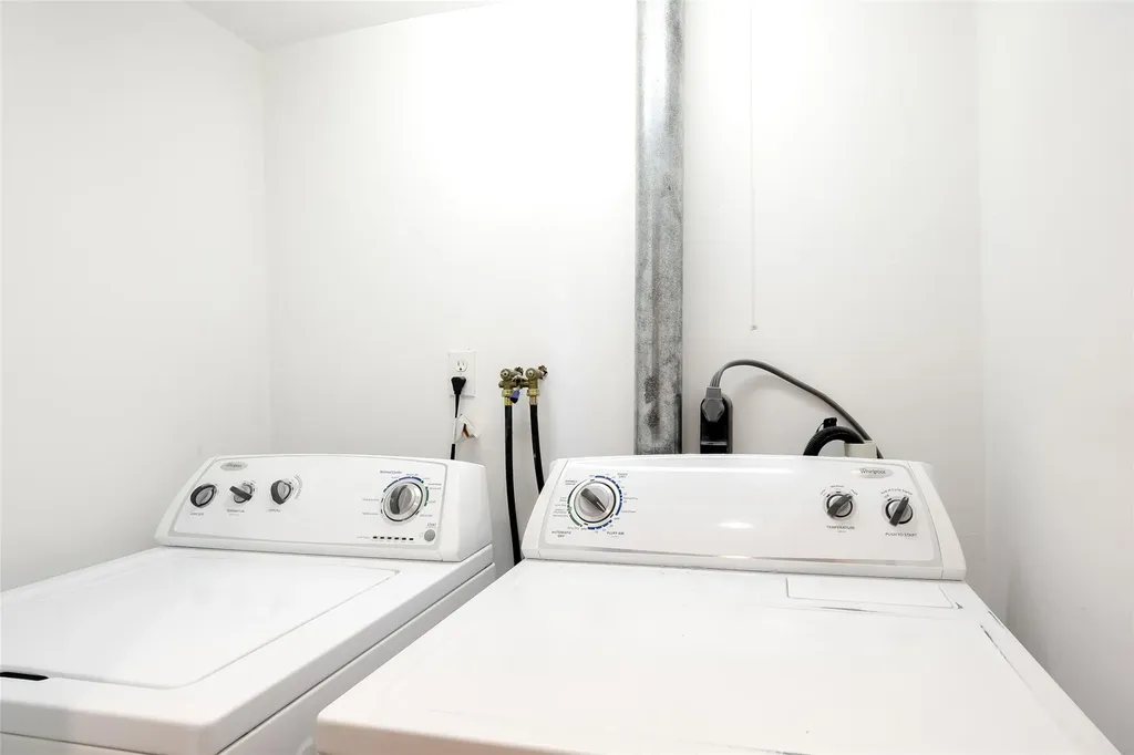 21 William Road Massapequa NY 11758