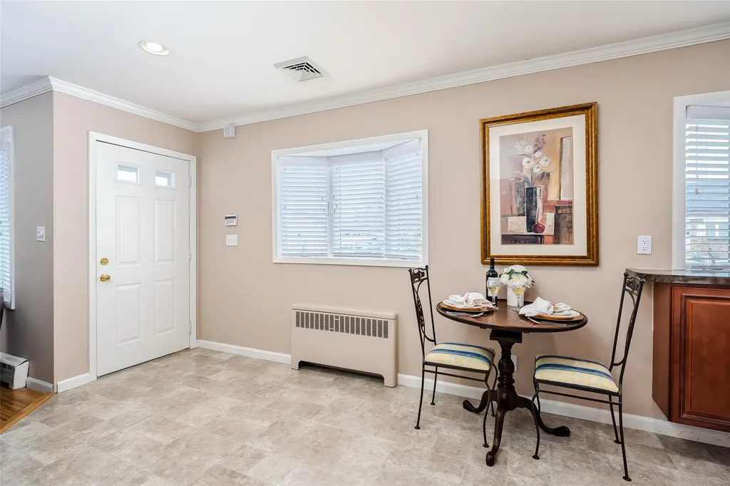 21 William Road Massapequa NY 11758