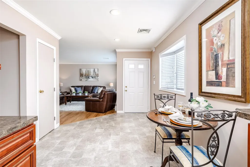 21 William Road Massapequa NY 11758