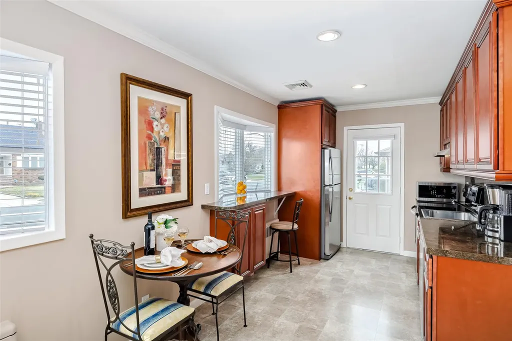 21 William Road Massapequa NY 11758