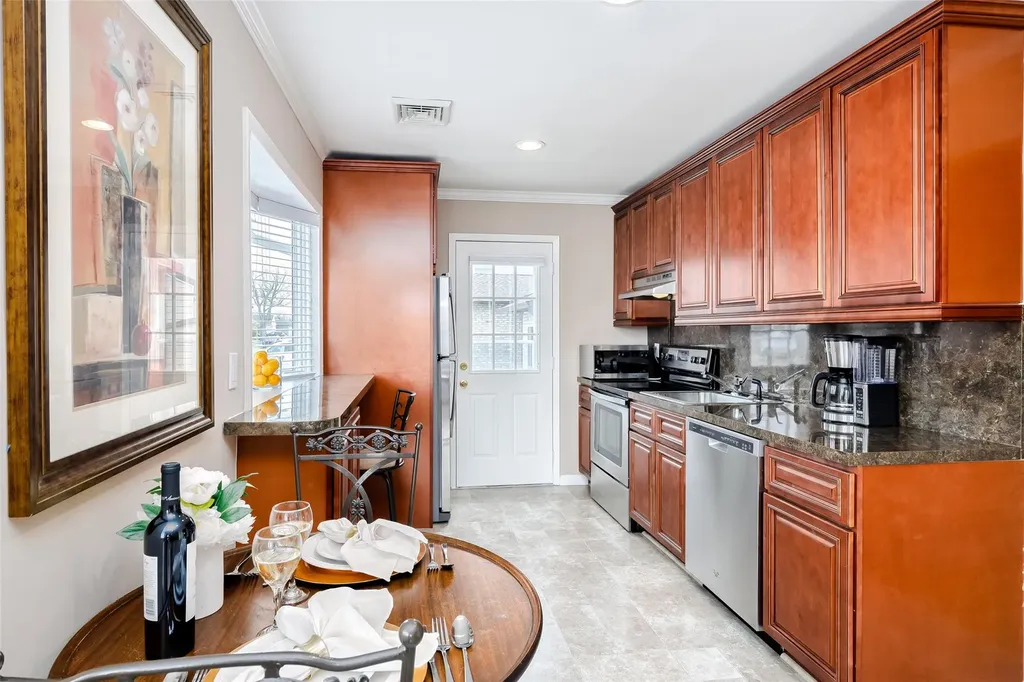 21 William Road Massapequa NY 11758