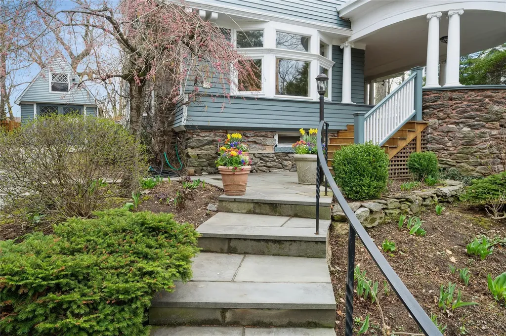 10 Hillcrest Avenue Yonkers NY 10705