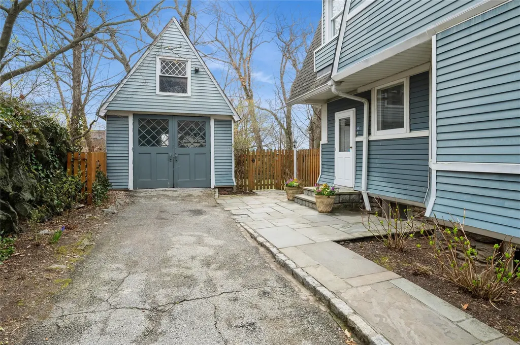 10 Hillcrest Avenue Yonkers NY 10705