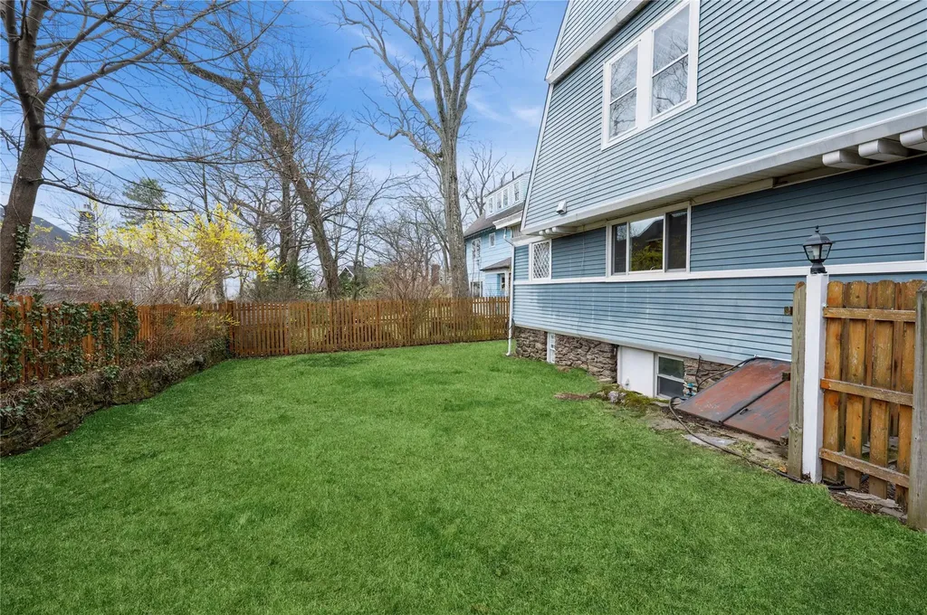10 Hillcrest Avenue Yonkers NY 10705