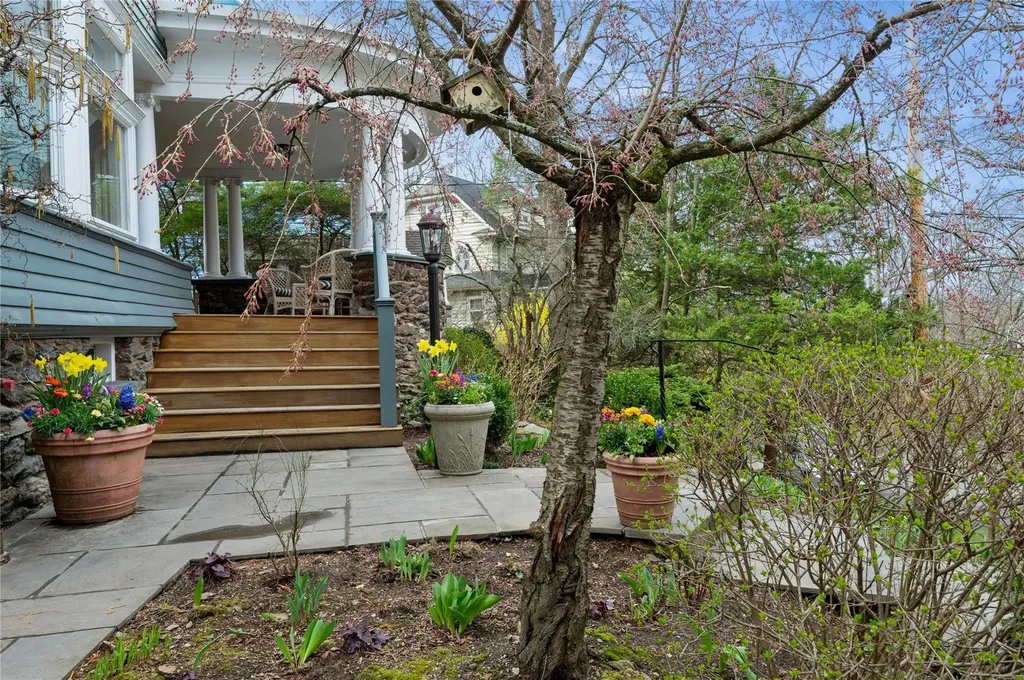 10 Hillcrest Avenue Yonkers NY 10705
