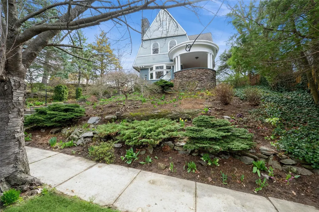 10 Hillcrest Avenue Yonkers NY 10705