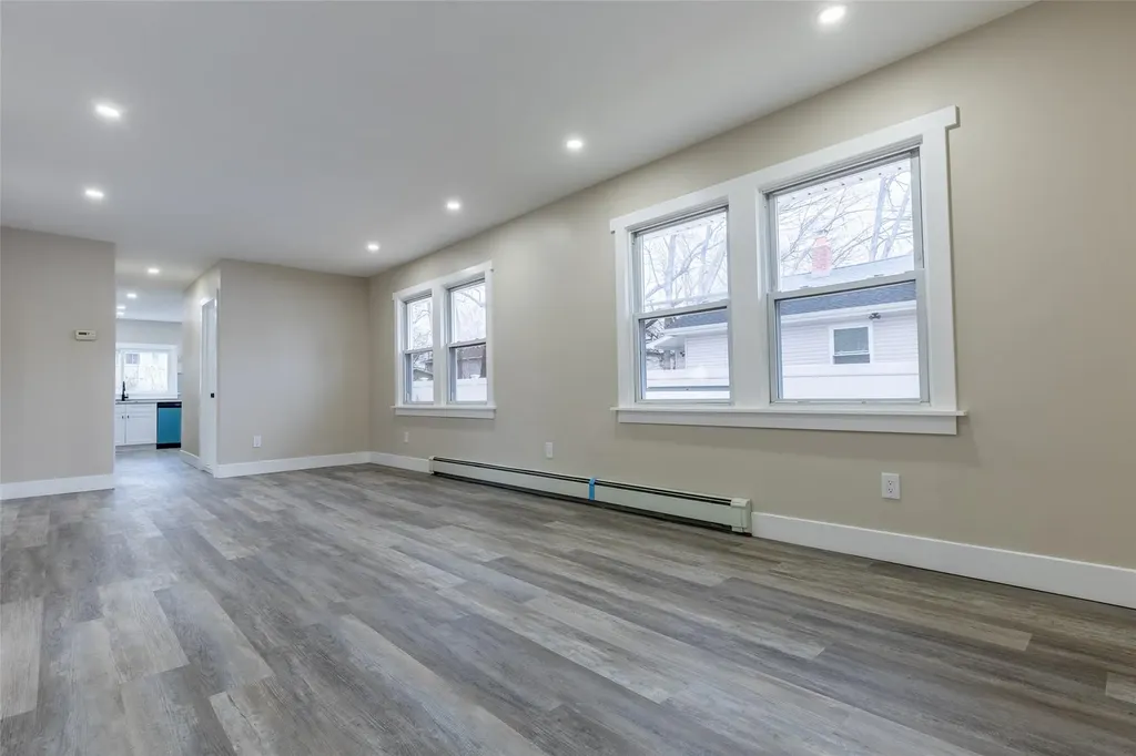 83 Stevens Street Freeport NY 11520