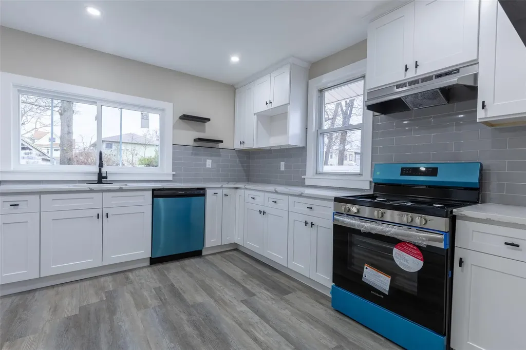 83 Stevens Street Freeport NY 11520