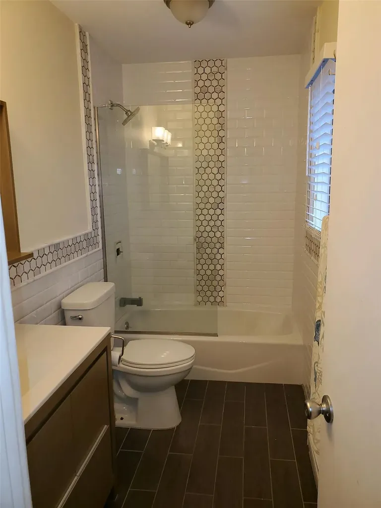 437 Dehnhoff Walk Ocean Beach NY 11770