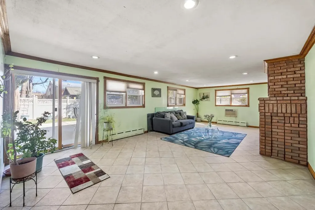 1040 Rosedale Road Valley Stream NY 11581