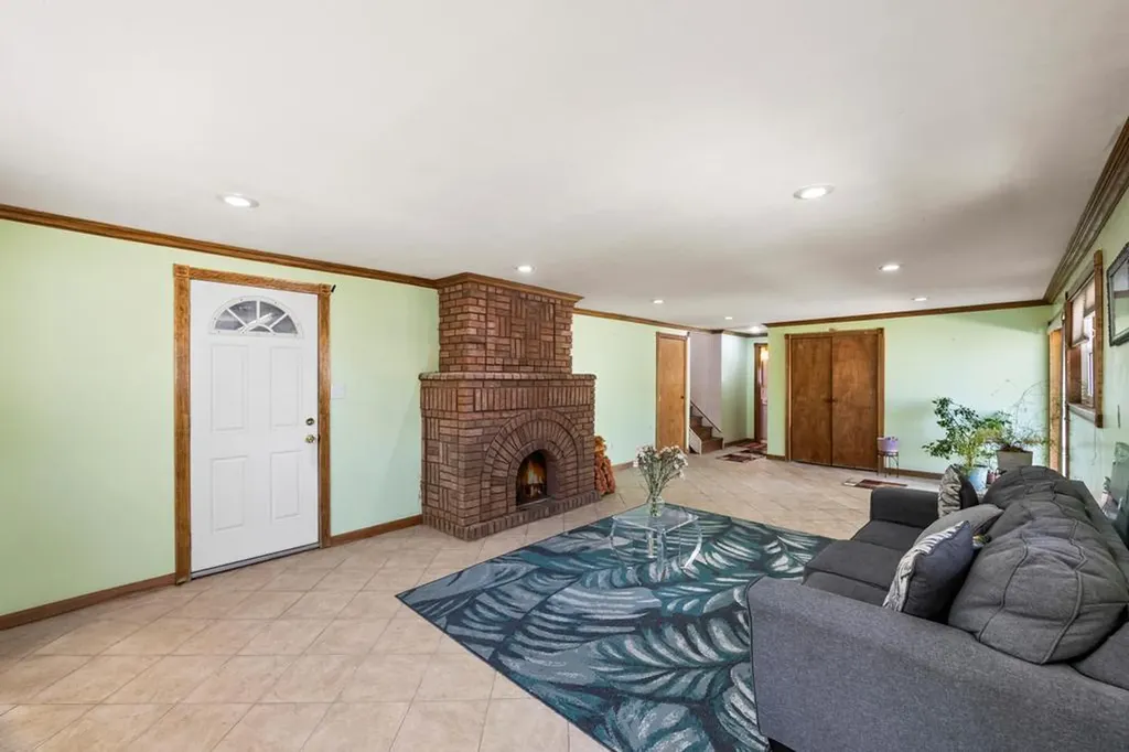1040 Rosedale Road Valley Stream NY 11581