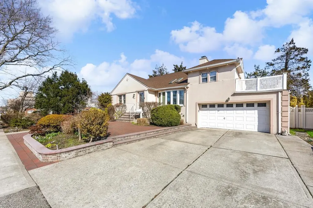 1040 Rosedale Road Valley Stream NY 11581