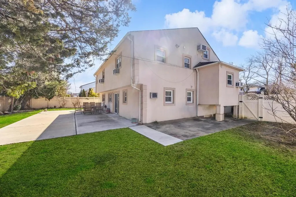 1040 Rosedale Road Valley Stream NY 11581