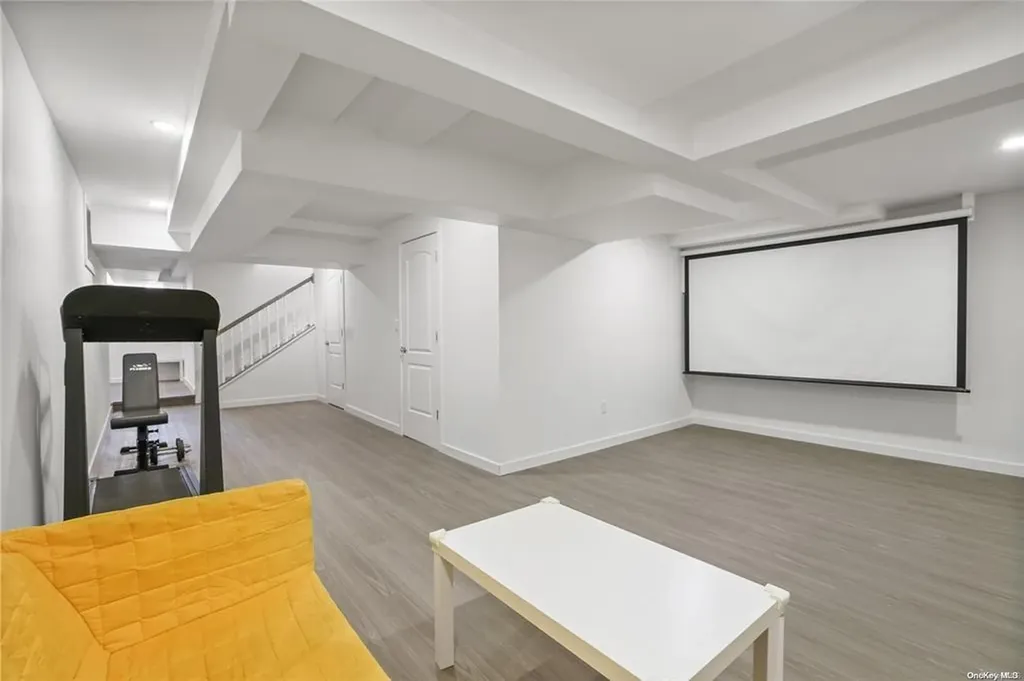 9 Dobbs Terrace Scarsdale NY 10583
