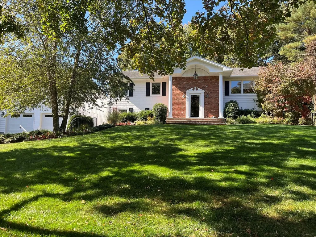 49 Cross Bow Lane Commack NY 11725