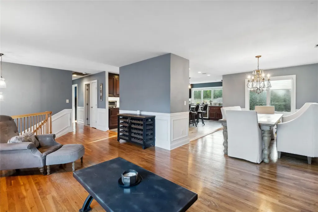 49 Cross Bow Lane Commack NY 11725