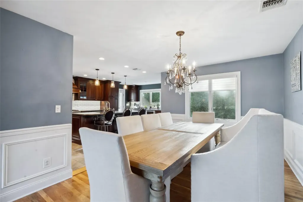 49 Cross Bow Lane Commack NY 11725