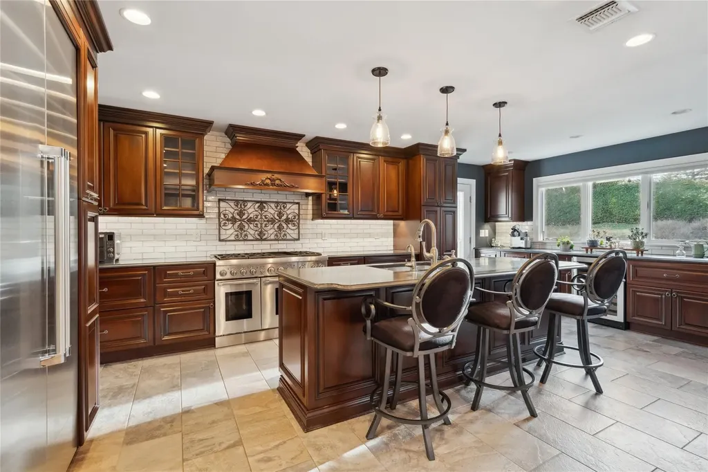 49 Cross Bow Lane Commack NY 11725