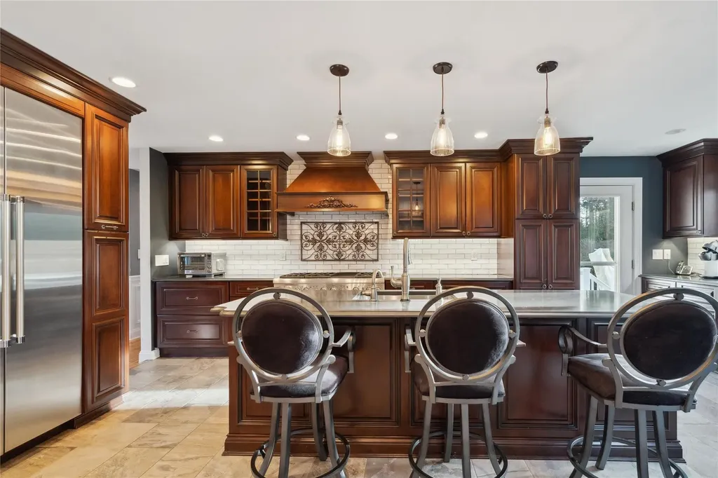 49 Cross Bow Lane Commack NY 11725
