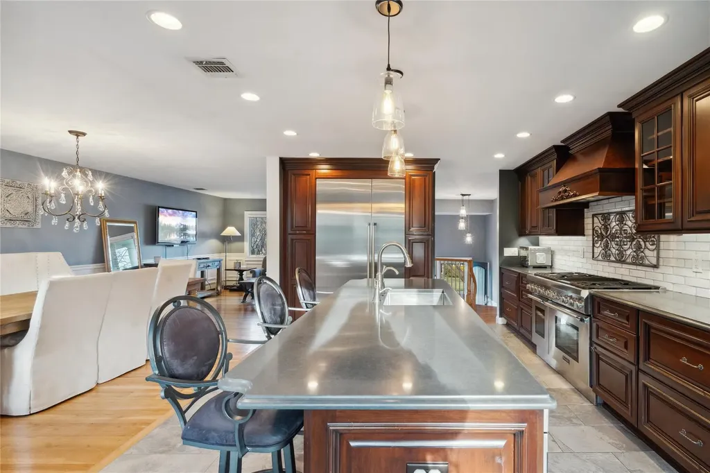 49 Cross Bow Lane Commack NY 11725