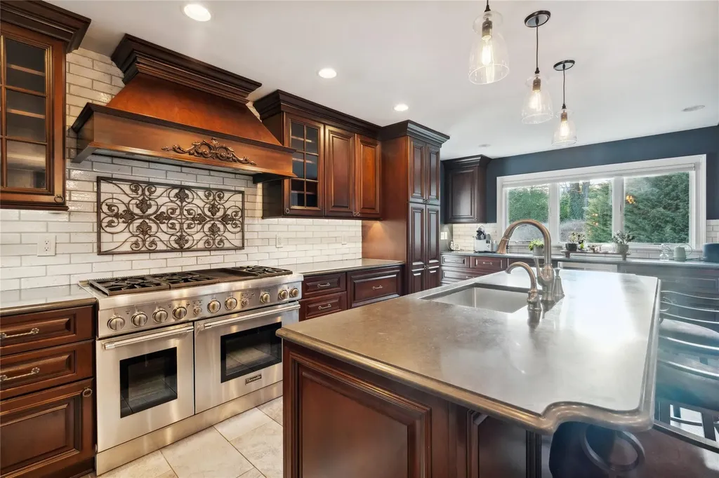 49 Cross Bow Lane Commack NY 11725