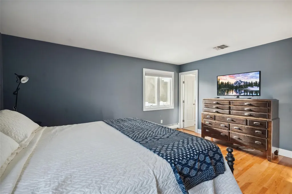 49 Cross Bow Lane Commack NY 11725