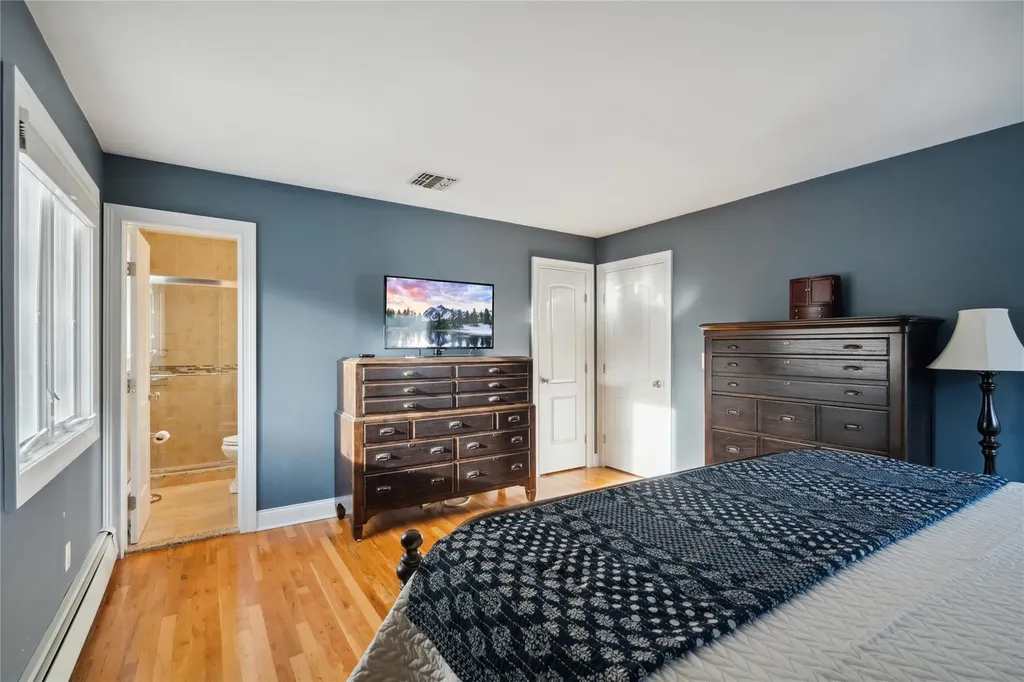 49 Cross Bow Lane Commack NY 11725