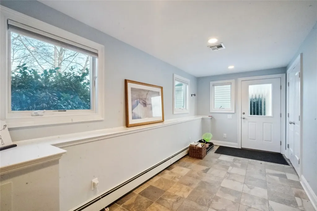 49 Cross Bow Lane Commack NY 11725