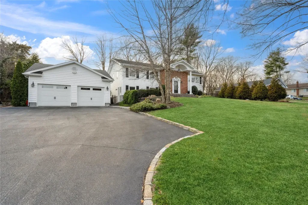 49 Cross Bow Lane Commack NY 11725