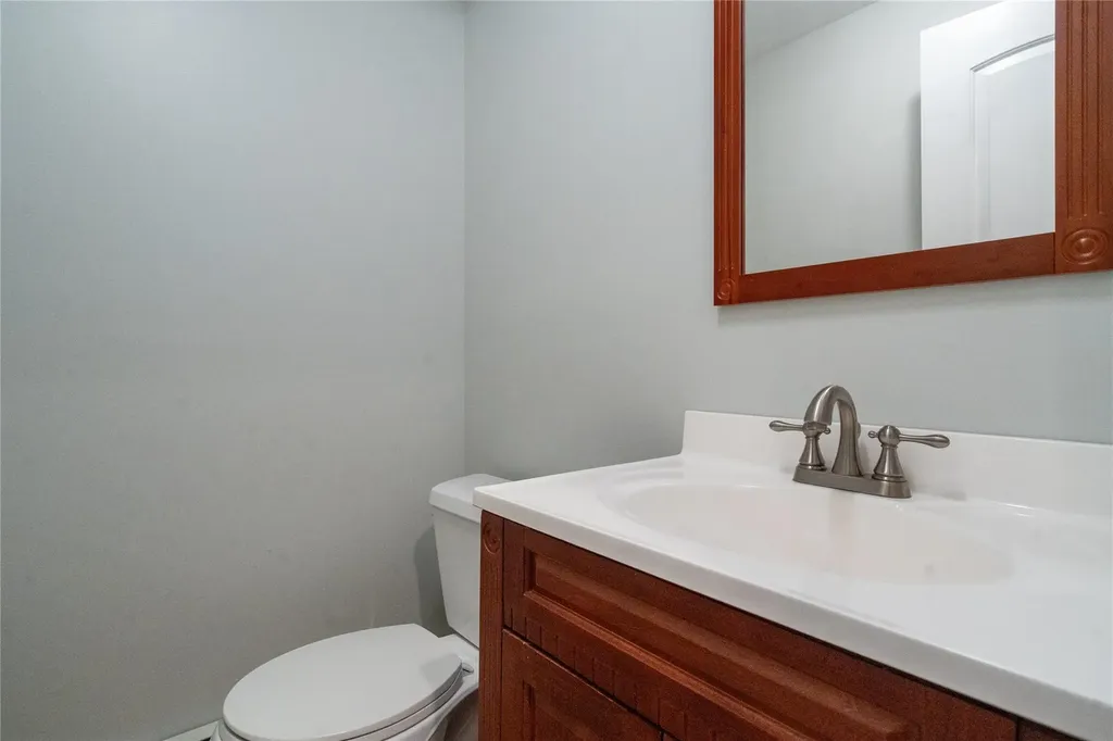 49 Cross Bow Lane Commack NY 11725