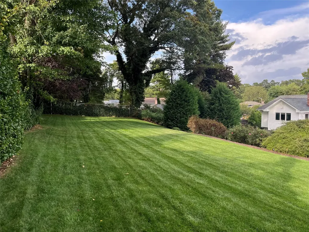 49 Cross Bow Lane Commack NY 11725
