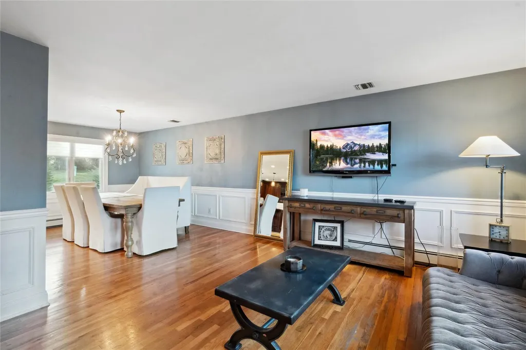 49 Cross Bow Lane Commack NY 11725