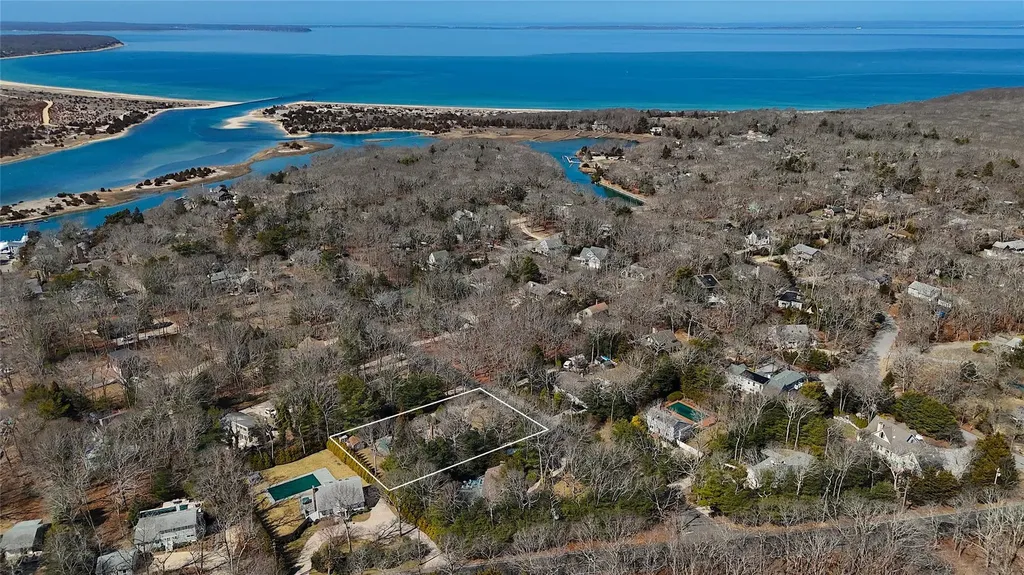 10 Harbor View Lane East Hampton NY 11937