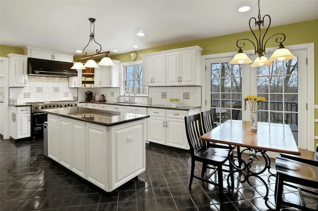 9 Sullivan Road Goldens Bridge NY 10526