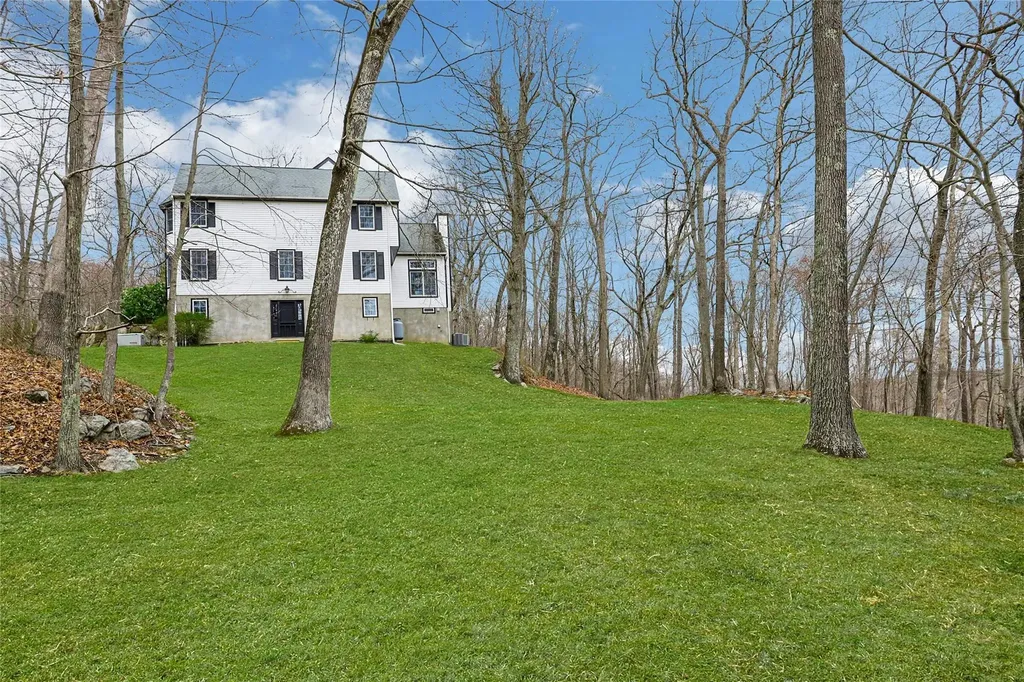 9 Sullivan Road Goldens Bridge NY 10526