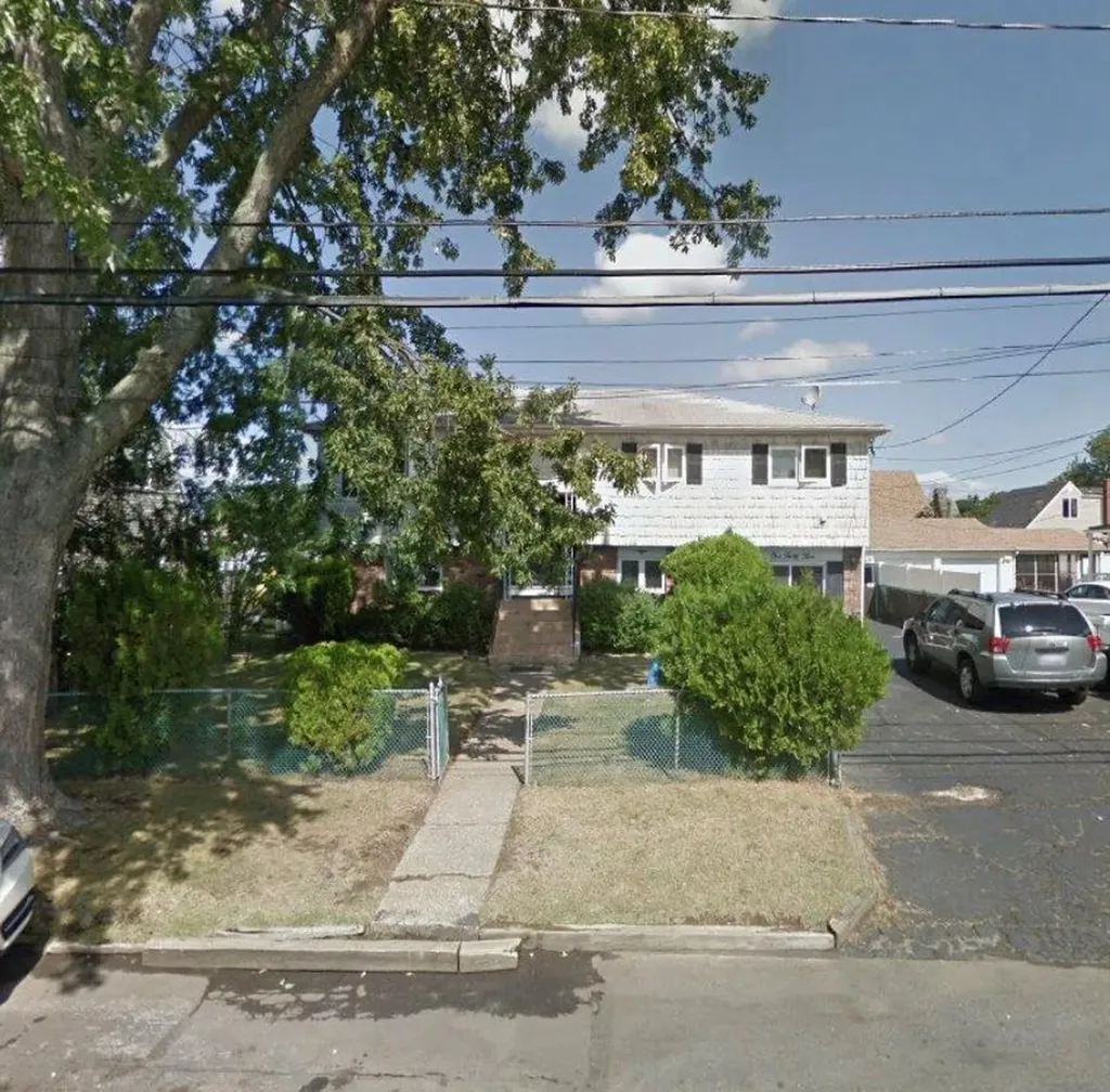 135 Bergen Court Babylon NY 11726