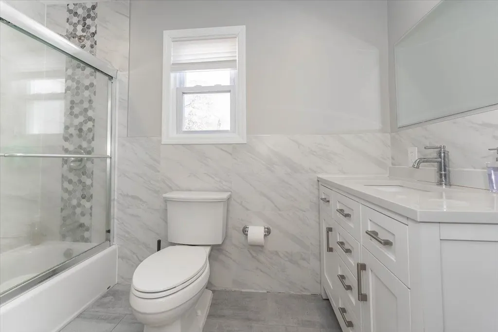 305 Barr Avenue Woodmere NY 11598