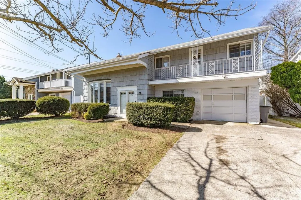 305 Barr Avenue Woodmere NY 11598
