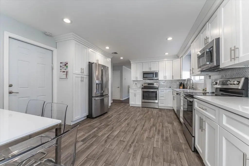 305 Barr Avenue Woodmere NY 11598