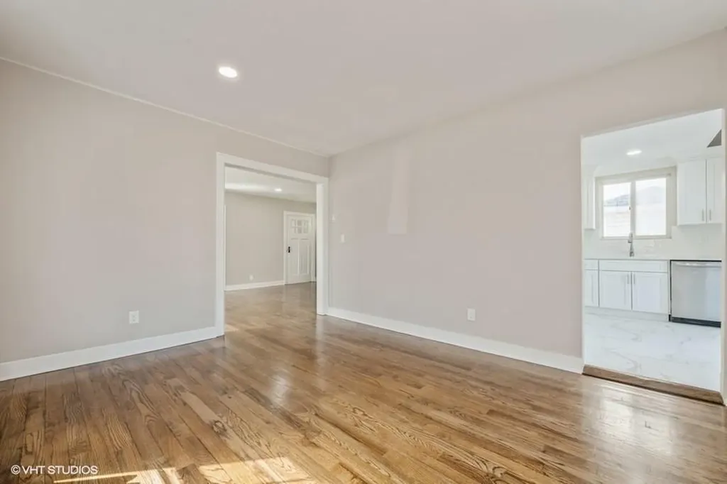 38 Jayson Avenue Great Neck NY 11021