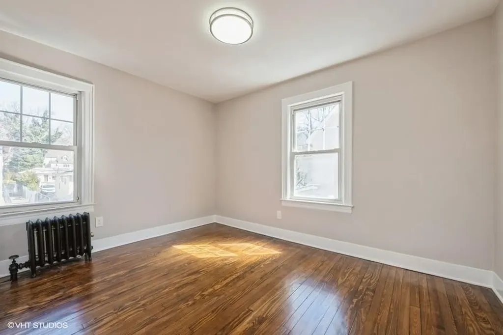 38 Jayson Avenue Great Neck NY 11021