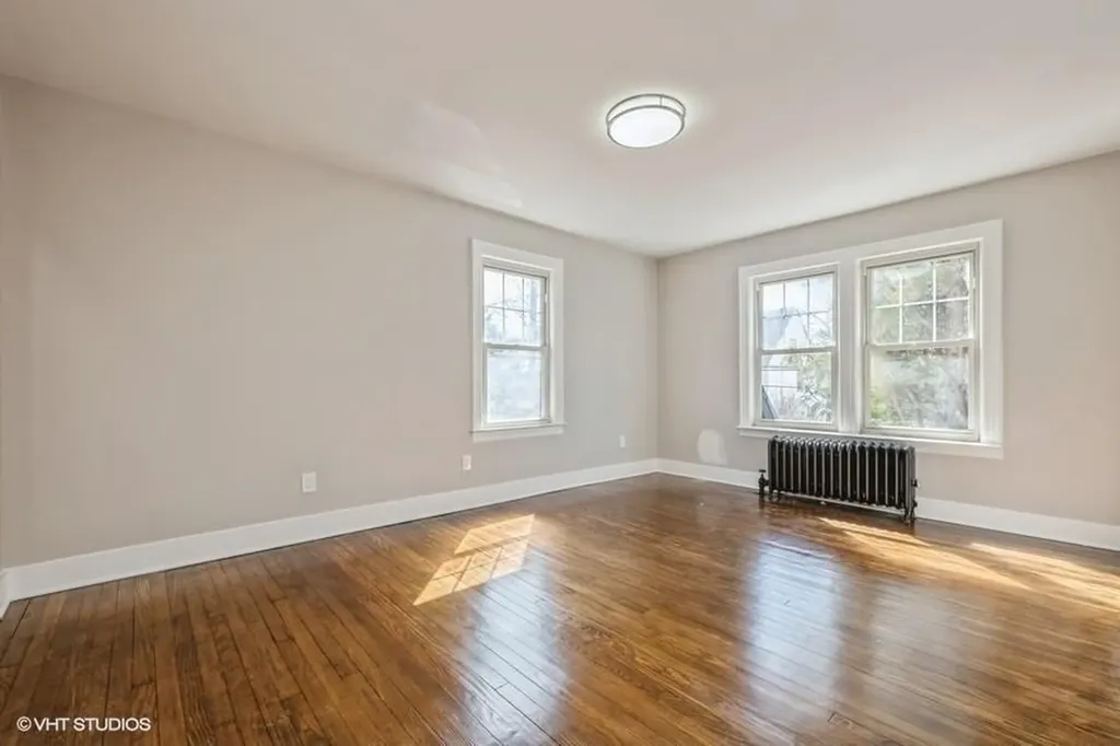 38 Jayson Avenue Great Neck NY 11021