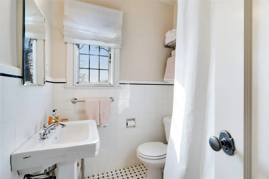 38 Stratford Road Harrison NY 10528