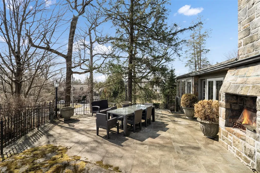 38 Stratford Road Harrison NY 10528